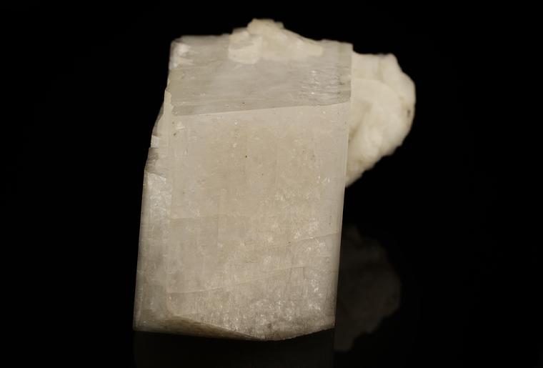 MICROCLINE (Baveno twin)